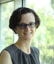 Julie Rentsch headshot